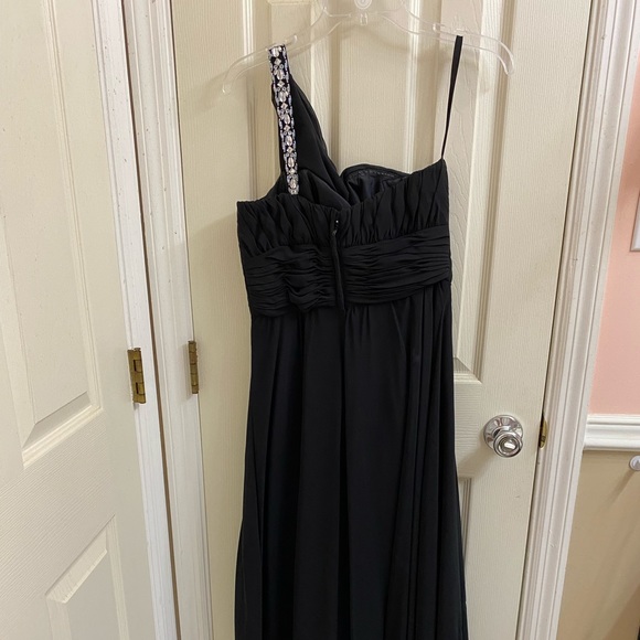 Black bridesmaid gown! - Picture 2 of 5
